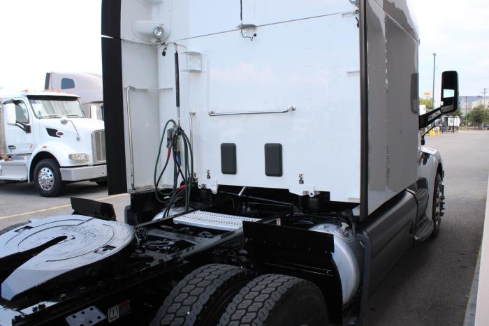 2021 Peterbilt 579-6