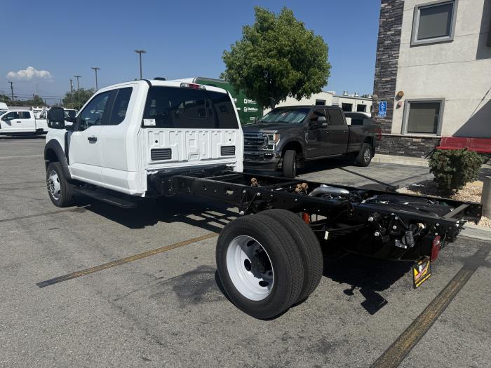2027 Ford F-450-3
