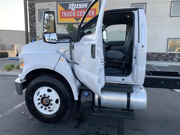 2027 Ford F-750-12