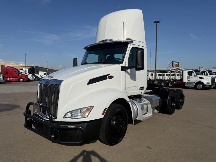 2023 Peterbilt 579-0