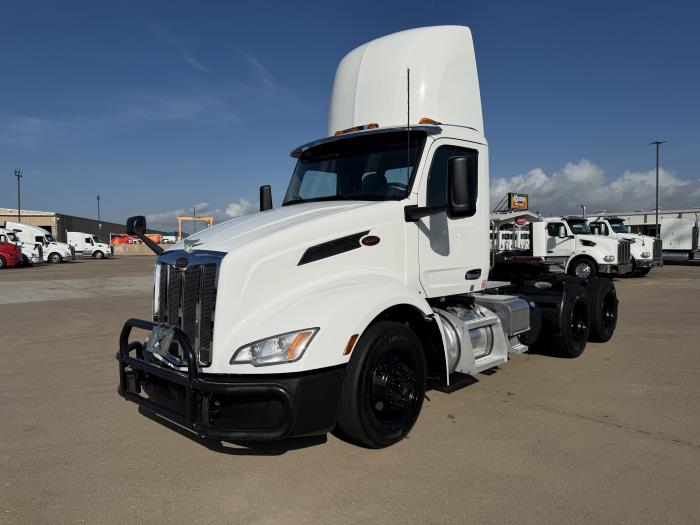 2023 Peterbilt 579-0