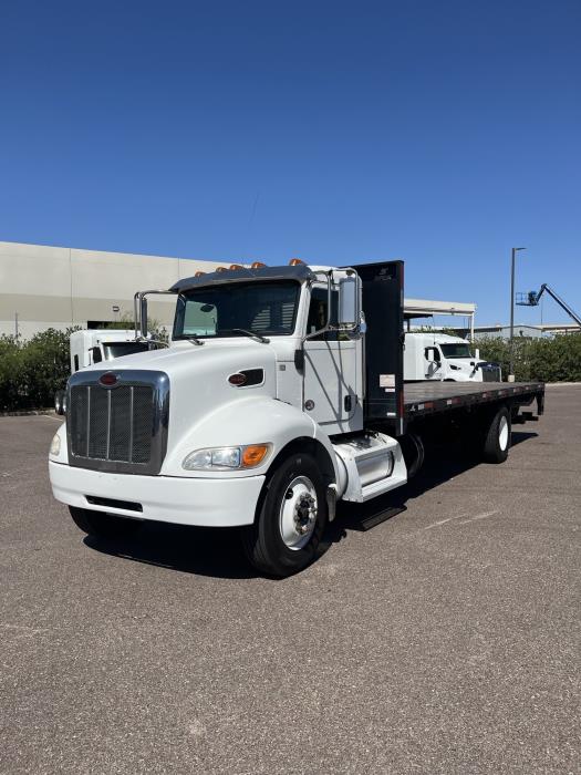 2020 Peterbilt 330-1