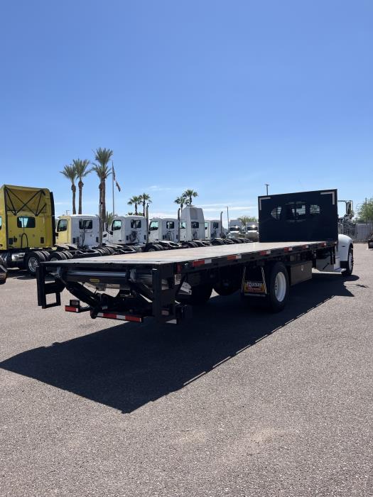 2020 Peterbilt 330-3