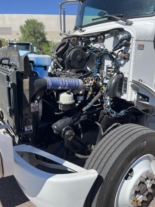 2020 Peterbilt 330-7
