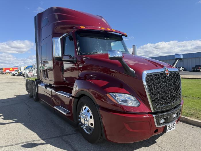 2027 International LT625-7