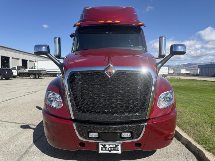 2027 International LT625-8