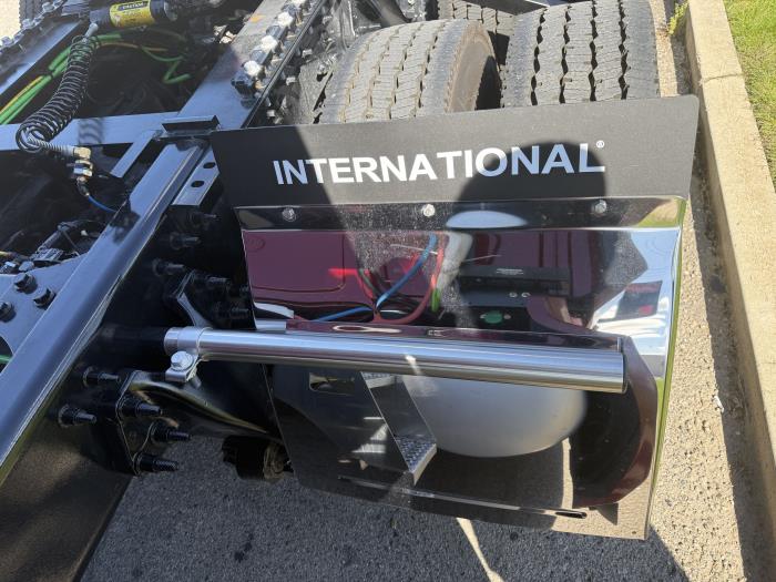 2027 International LT625-10