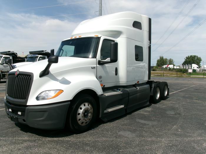 2022 International LT625-0
