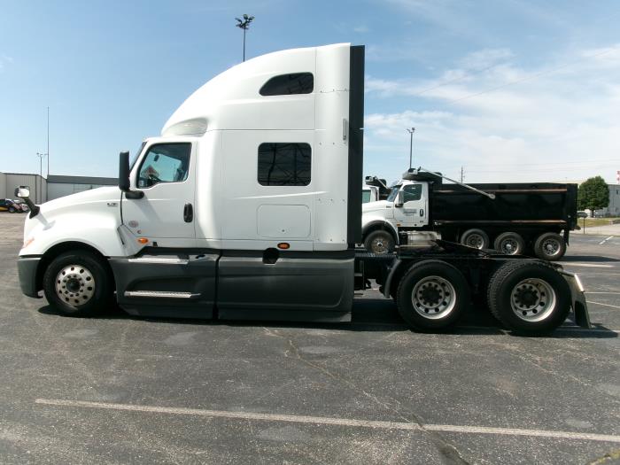 2022 International LT625-4