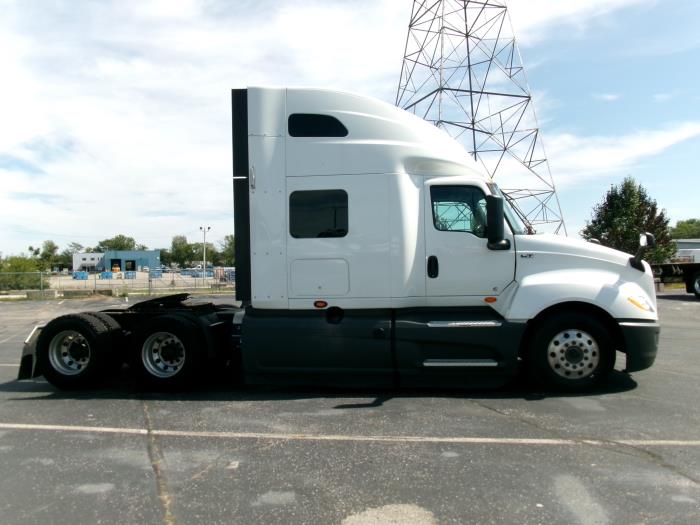 2022 International LT625-5