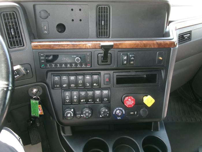 2022 International LT625-10