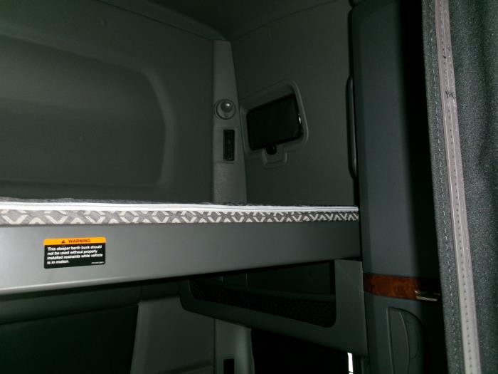 2022 International LT625-12