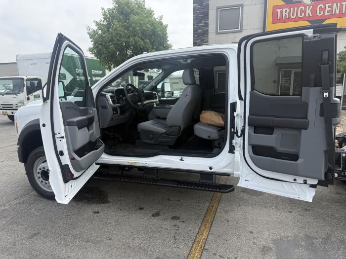 2027 Ford F-550-9
