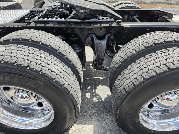 2022 International LT625-11