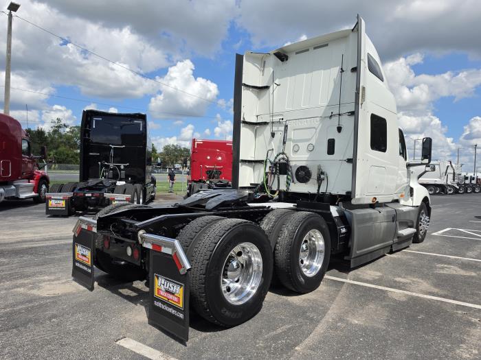 2022 International LT625-7
