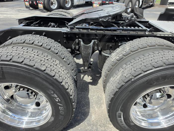 2022 International LT625-9