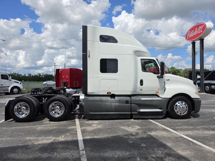 2022 International LT625-8