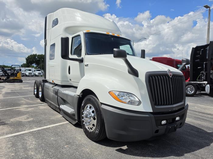 2022 International LT625-3