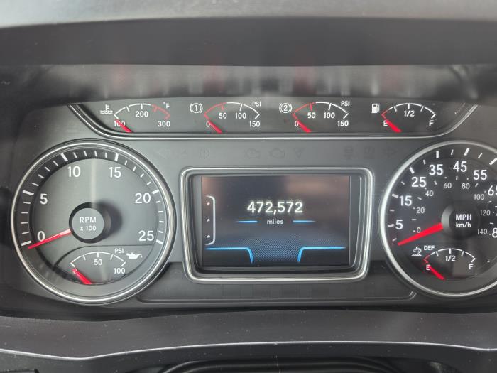 2022 International LT625-16