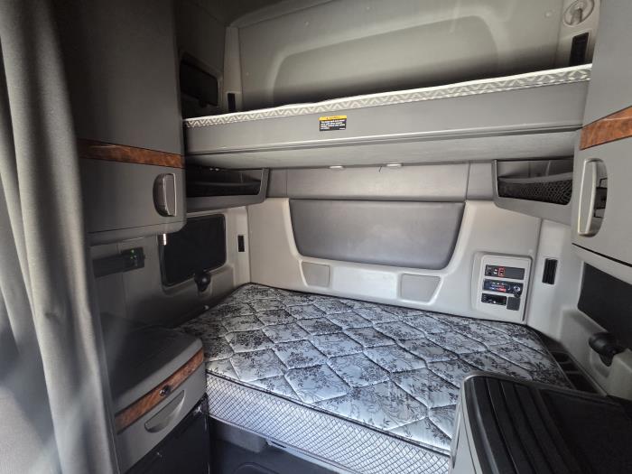 2022 International LT625-11