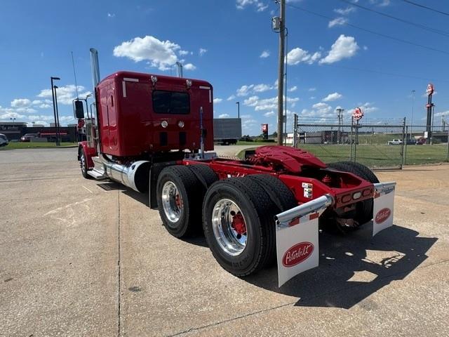 2027 Peterbilt 589-2