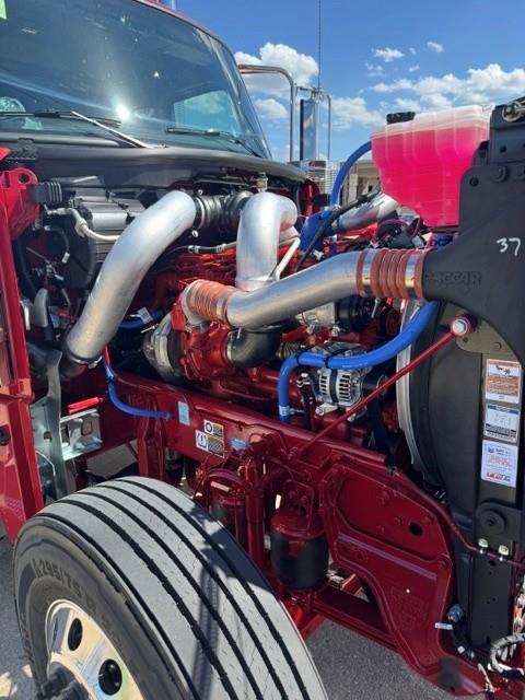 2027 Peterbilt 589-8
