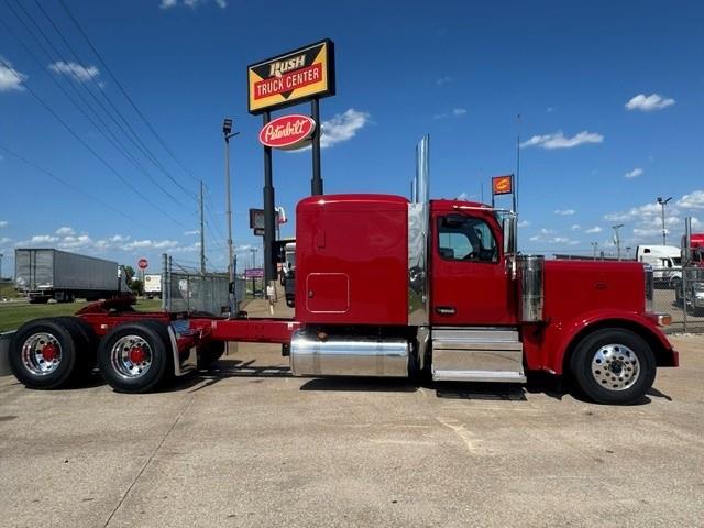 2027 Peterbilt 589-13