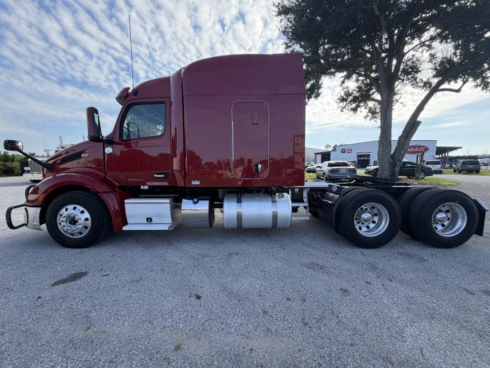 2023 Peterbilt 579-8