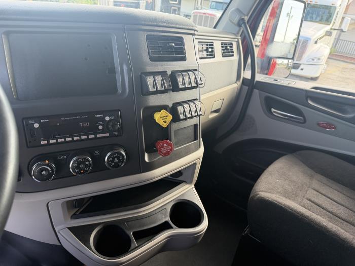 2023 Peterbilt 579-12