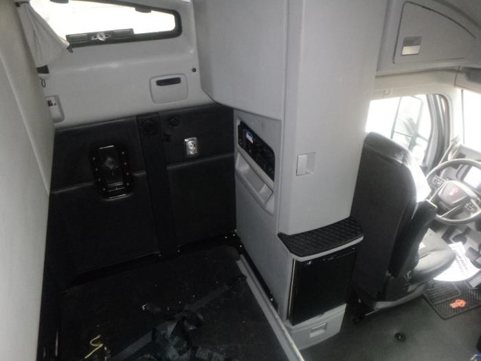 2022 Kenworth T680-24