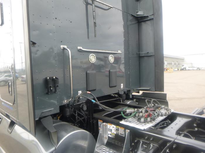 2022 Kenworth T680-33