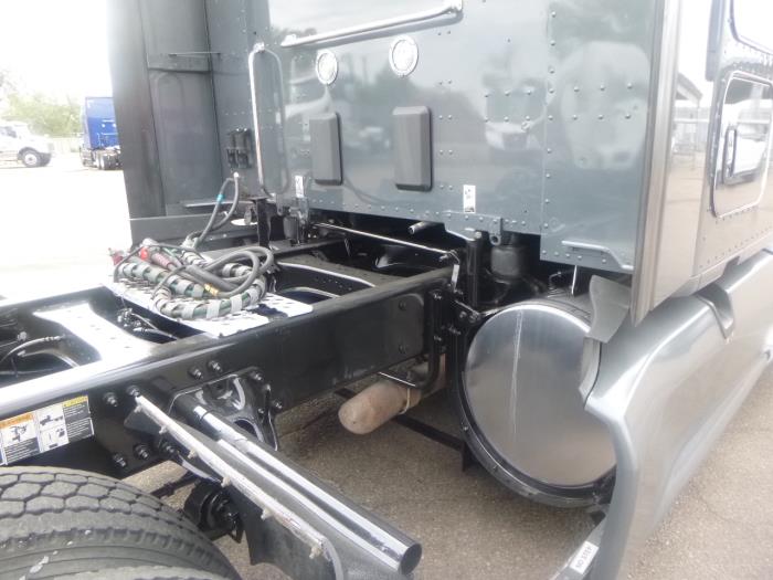 2022 Kenworth T680-38