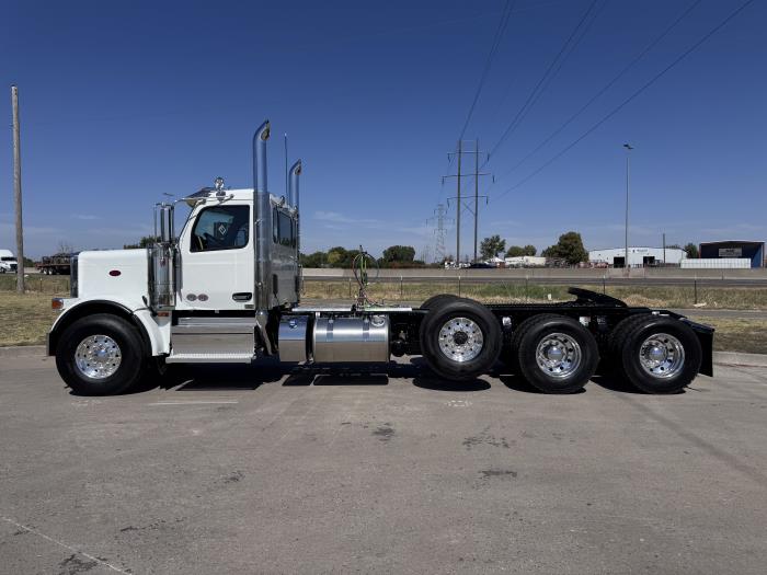2027 Peterbilt 589-2