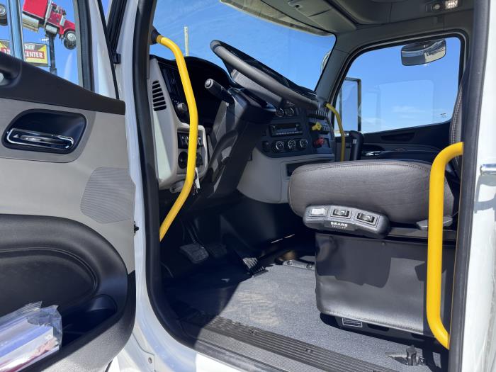 2027 Peterbilt 589-16