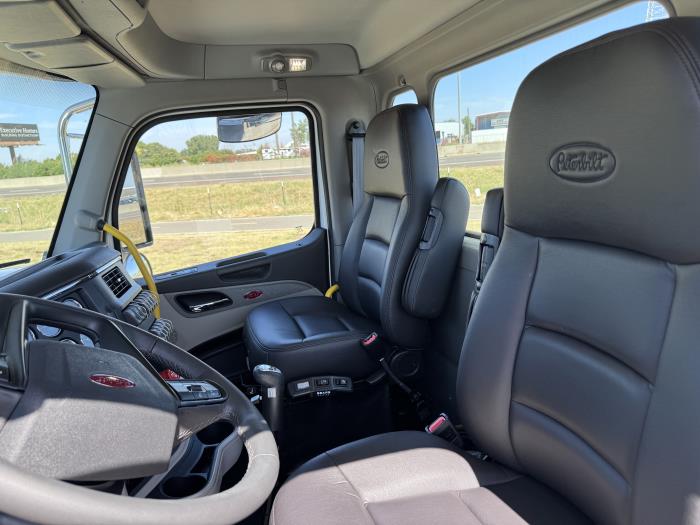 2027 Peterbilt 589-17