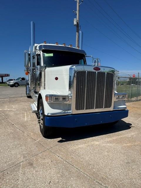 2027 Peterbilt 589-16