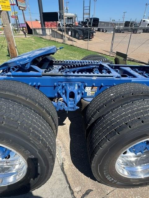2027 Peterbilt 589-14