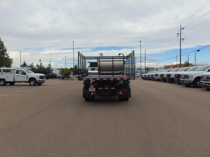 2025 Ford F-600-7