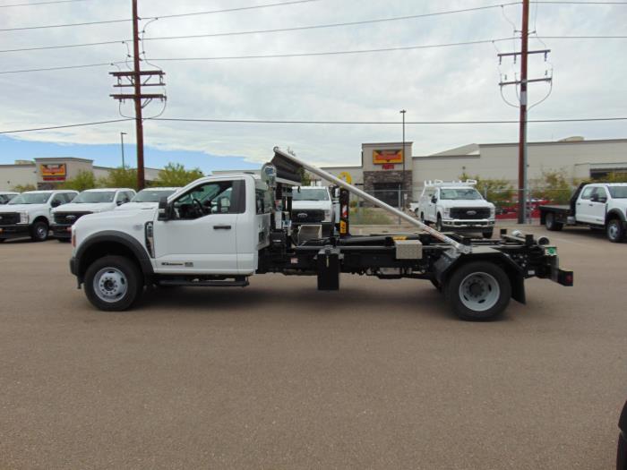 2025 Ford F-600-14