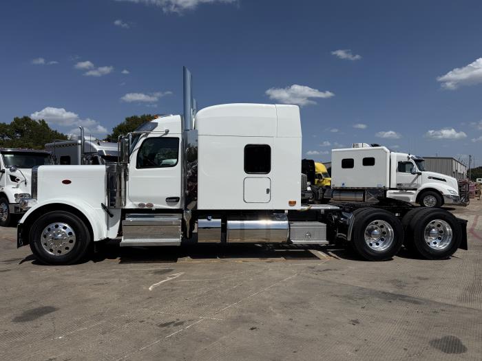 2027 Peterbilt 589-4