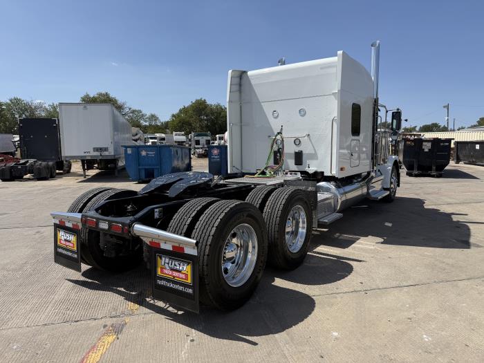 2027 Peterbilt 589-8