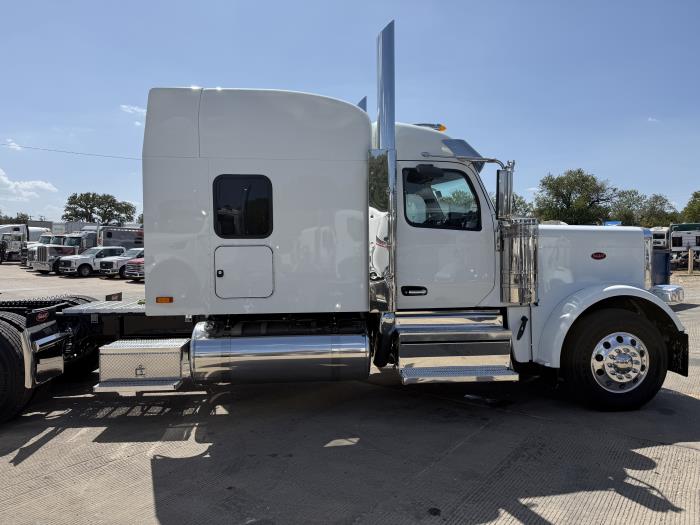 2027 Peterbilt 589-10