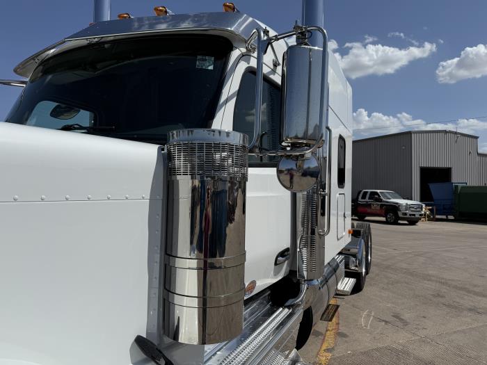 2027 Peterbilt 589-14