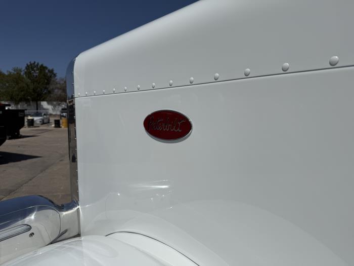 2027 Peterbilt 589-15