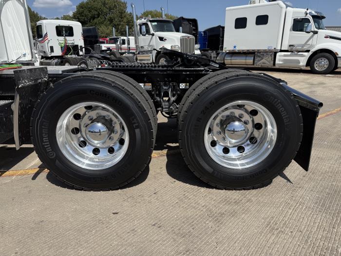 2027 Peterbilt 589-18