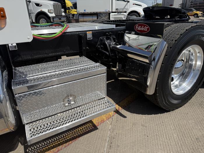 2027 Peterbilt 589-20