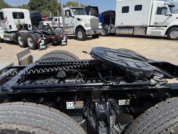 2027 Peterbilt 589-21