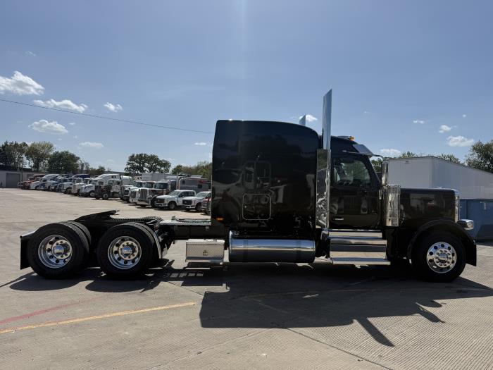 2027 Peterbilt 589-9