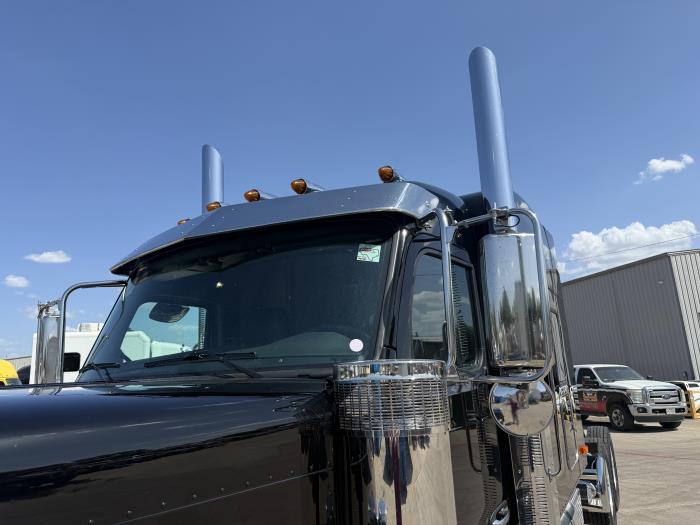 2027 Peterbilt 589-13