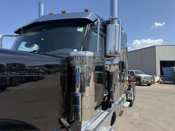 2027 Peterbilt 589-14